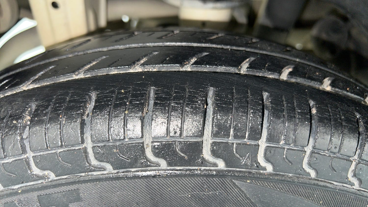 Used 2017 Maruti Suzuki Alto 800 VXI CNG (Outside Fitted) Petrol Manual tyres RIGHT REAR TYRE TREAD VIEW