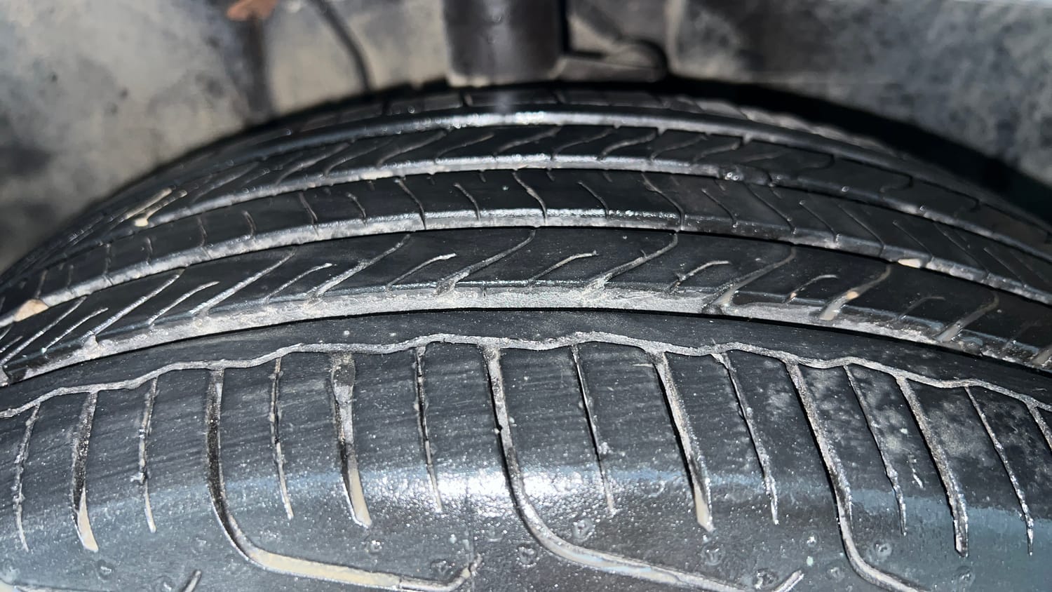 Used 2023 Tata Punch Accomplished Dazzle Sunroof CNG Cng Manual tyres RIGHT FRONT TYRE TREAD VIEW