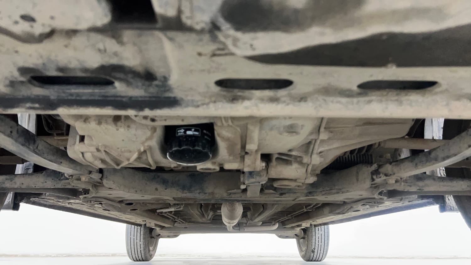 Used 2022 Renault Kiger RXZ AMT Petrol Automatic extra FRONT LEFT UNDERBODY VIEW