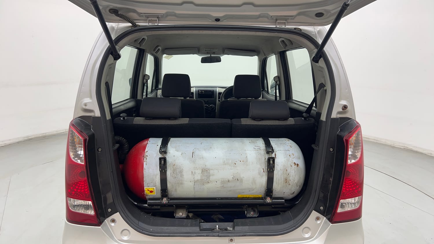 Used 2013 Maruti Suzuki Wagon R LXI CNG Cng Manual interior DICKY INSIDE VIEW