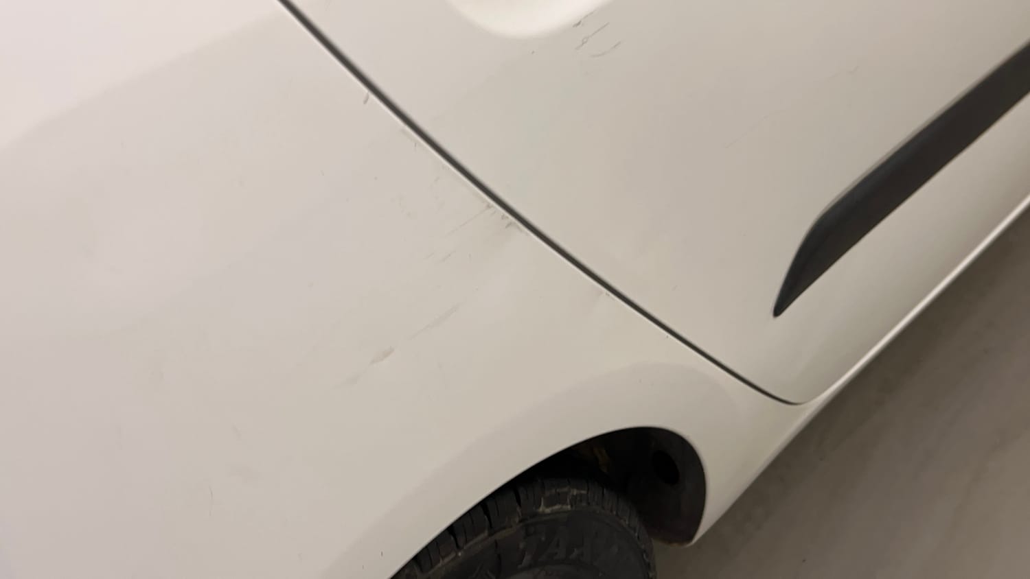 Used 2015 Hyundai i10 Sportz 1.1 iRDE2 Petrol Manual dents MINOR SCRATCH