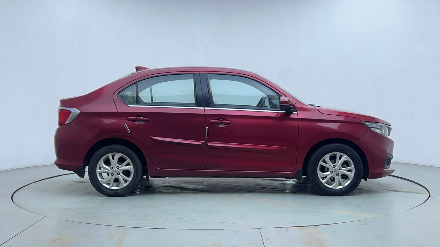 Used 2019 Honda Amaze 1.2 VX CVT Petrol Petrol Automatic exterior RIGHT SIDE VIEW