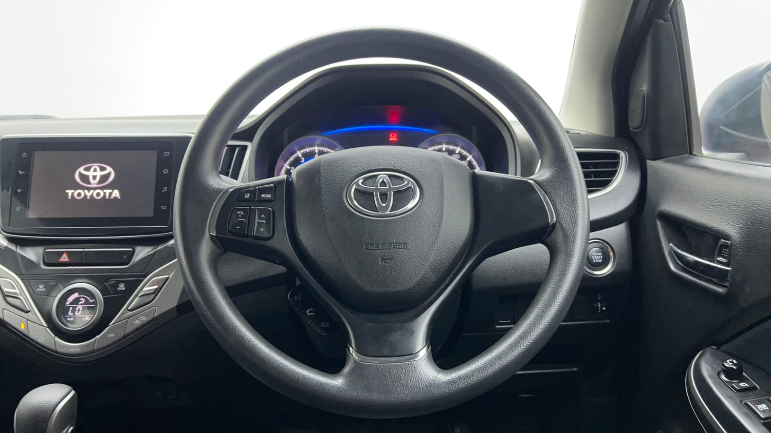 Used 2021 Toyota Glanza G CVT Petrol Automatic interior STEERING VIEW