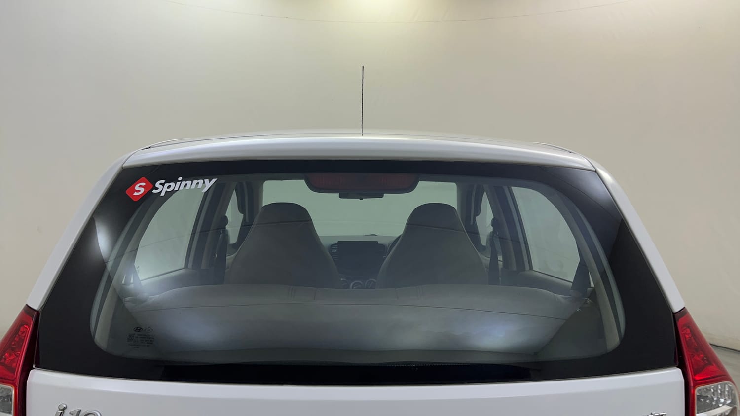 Used 2015 Hyundai i10 Sportz 1.1 iRDE2 Petrol Manual exterior BACK WINDSHIELD VIEW