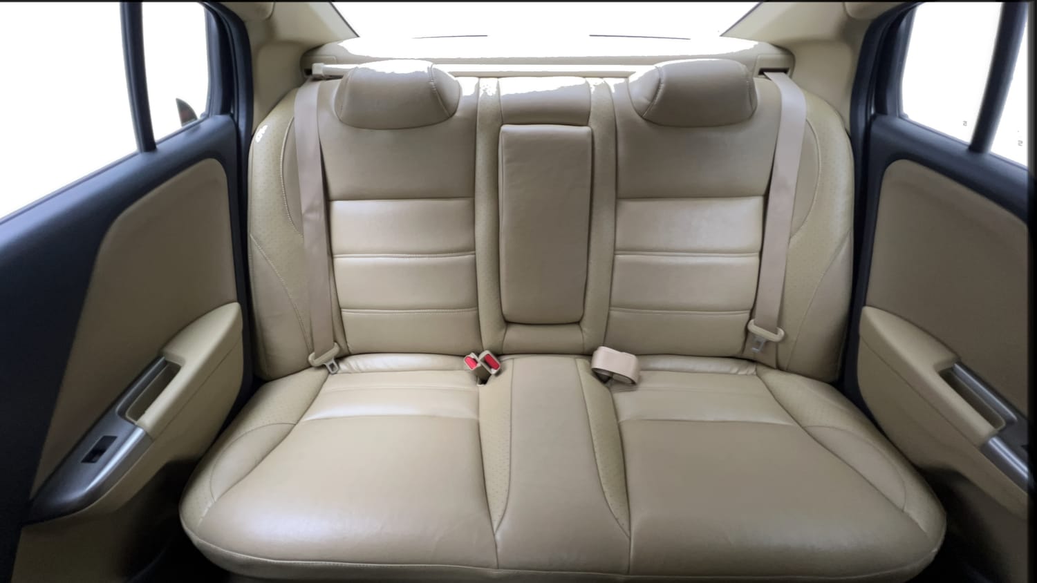 Used 2015 Honda City V Petrol Manual interior REAR SEAT CONDITION VIEW