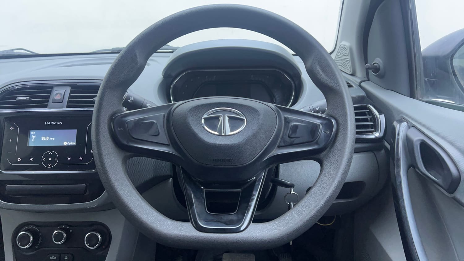 Used 2022 Tata Tigor XMA Petrol Automatic interior STEERING VIEW