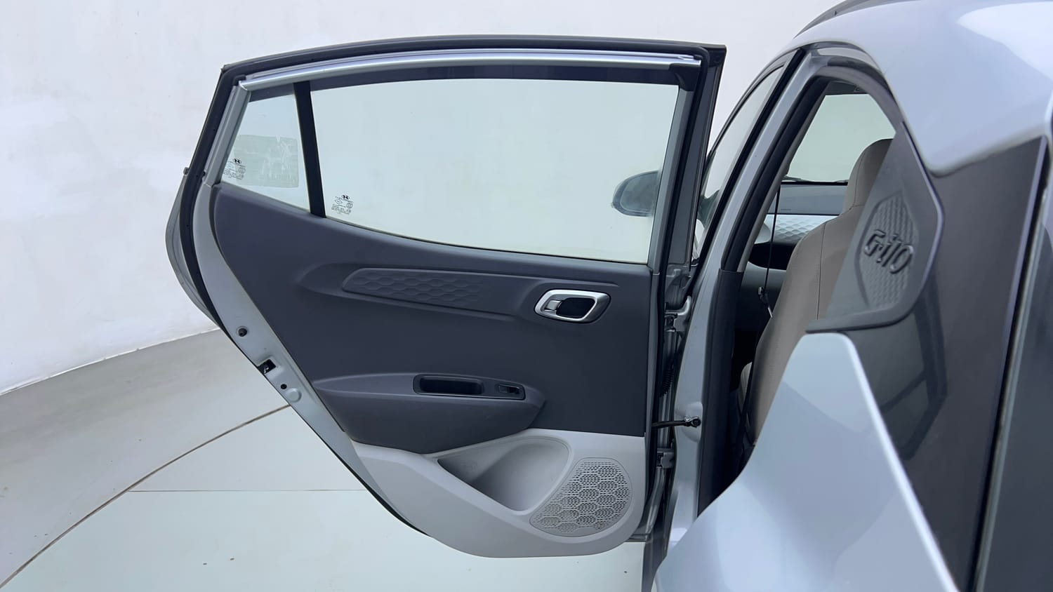 Used 2017 Maruti Suzuki Ertiga VXI CNG Cng Manual interior LEFT REAR DOOR OPEN VIEW