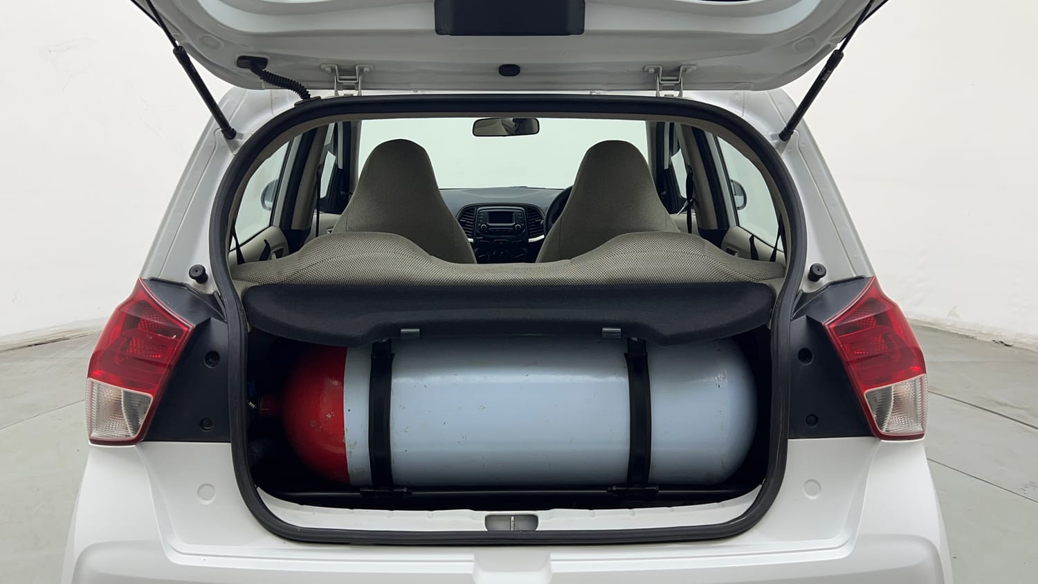 Used 2019 Hyundai Santro Magna CNG Cng Manual interior DICKY INSIDE VIEW