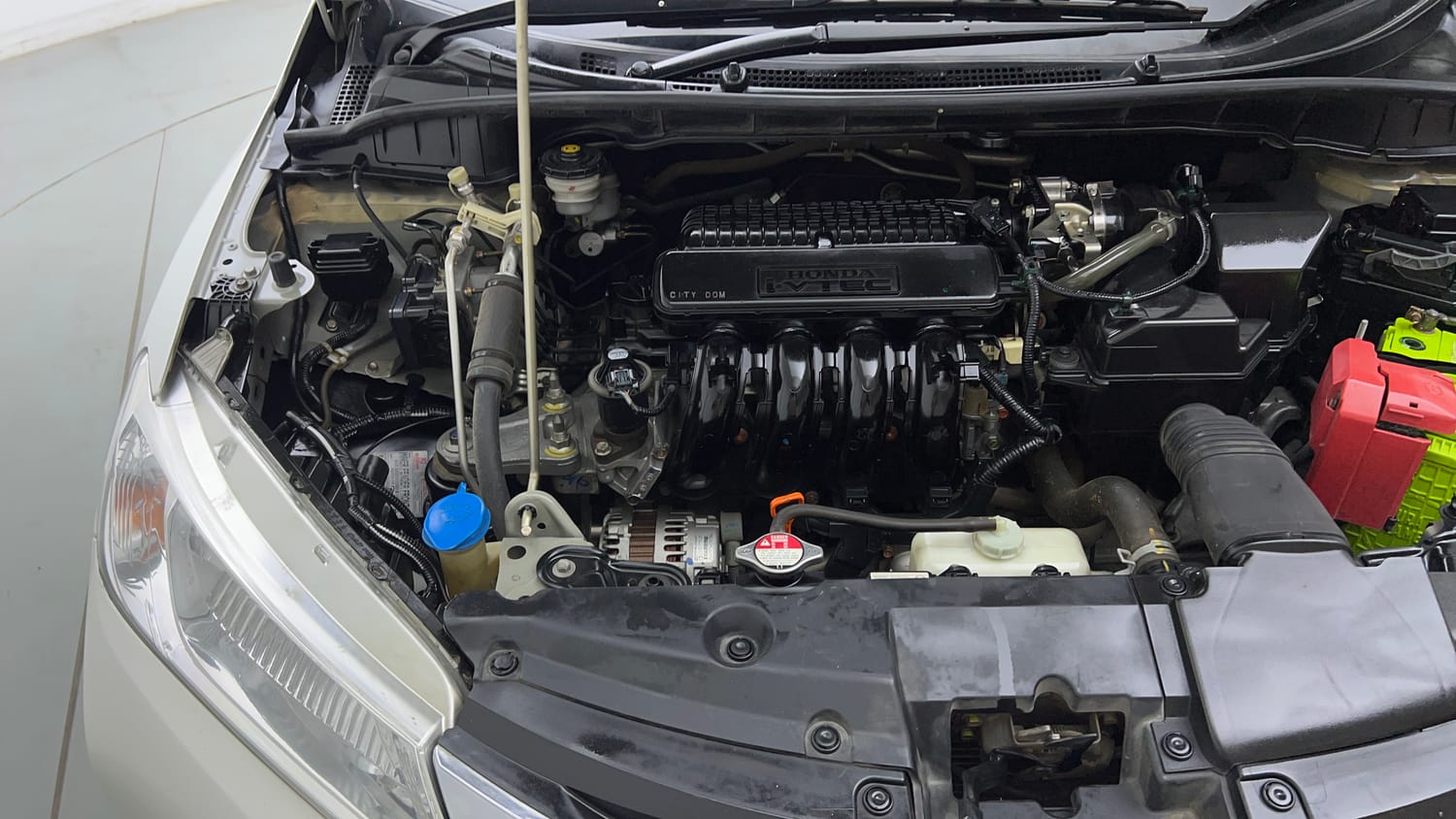 Used 2015 Honda City V Petrol Manual engine ENGINE RIGHT SIDE VIEW