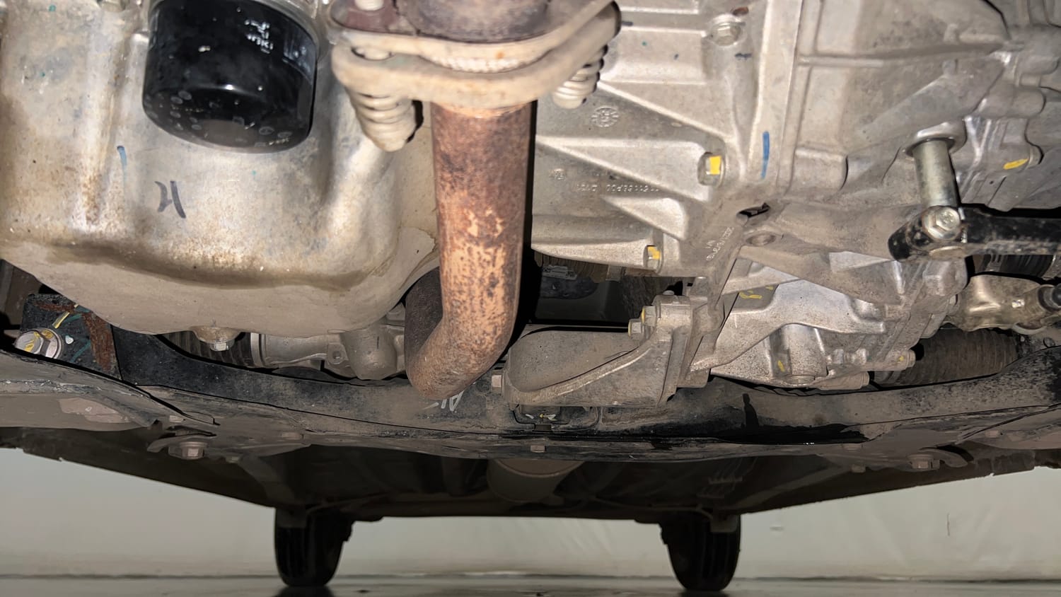 Used 2021 Maruti Suzuki Wagon R VXi (O) 1.2 Petrol Manual extra FRONT LEFT UNDERBODY VIEW