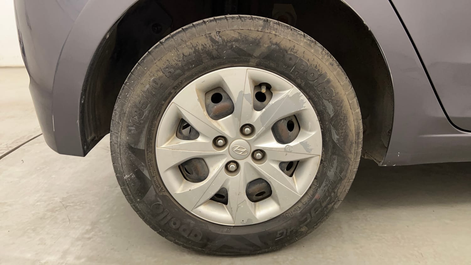 Used 2016 Hyundai Elite i20 Magna 1.2 Petrol Manual tyres RIGHT REAR TYRE RIM VIEW