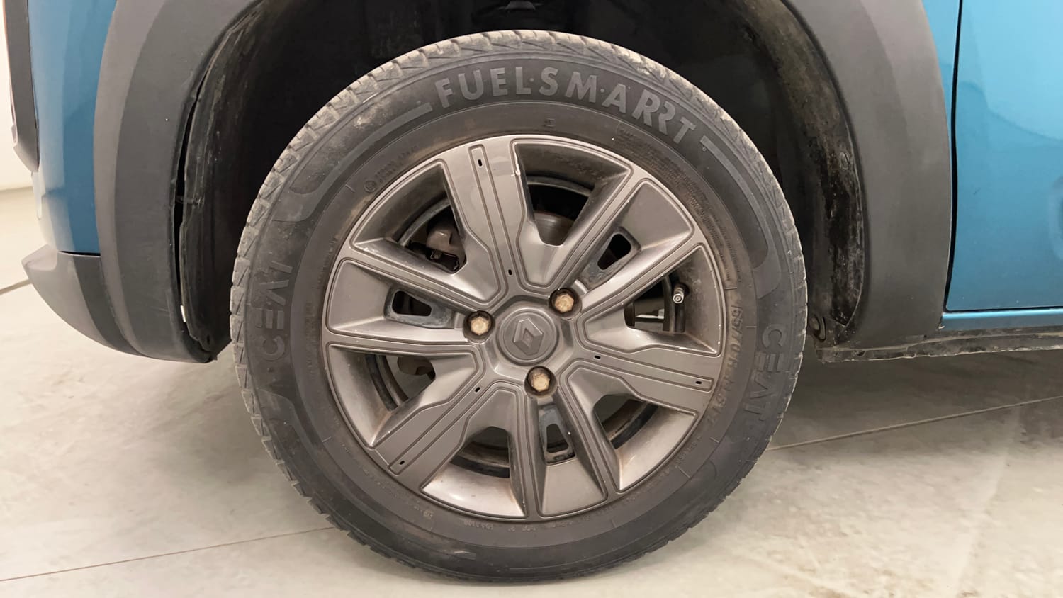 Used 2020 Renault Kwid CLIMBER 1.0 Opt Petrol Manual tyres LEFT FRONT TYRE RIM VIEW