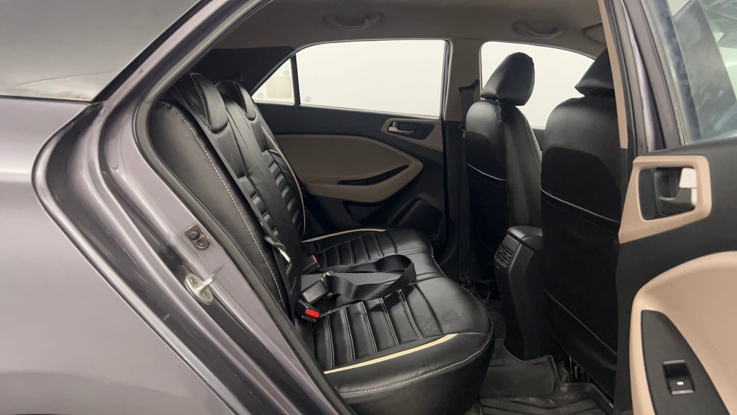 Used 2016 Hyundai Elite i20 Magna 1.2 Petrol Manual interior RIGHT SIDE REAR DOOR CABIN VIEW