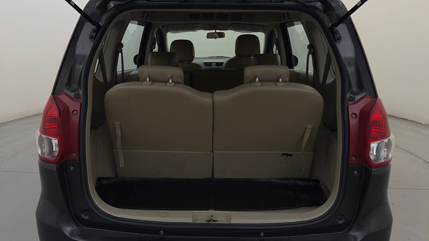 Used 2017 Maruti Suzuki Ertiga ZXI+ Petrol Manual interior DICKY INSIDE VIEW