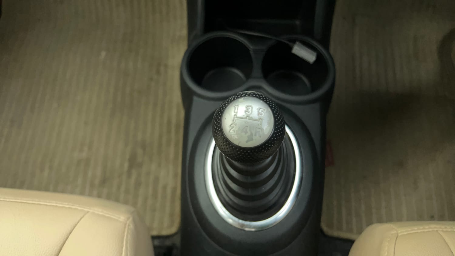 Used 2013 Honda Brio S MT Petrol Manual interior GEAR  KNOB VIEW