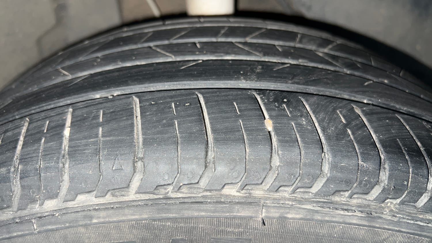Used 2024 Tata Altroz XZ Plus (S) Dark Edition Diesel Diesel Manual tyres RIGHT FRONT TYRE TREAD VIEW