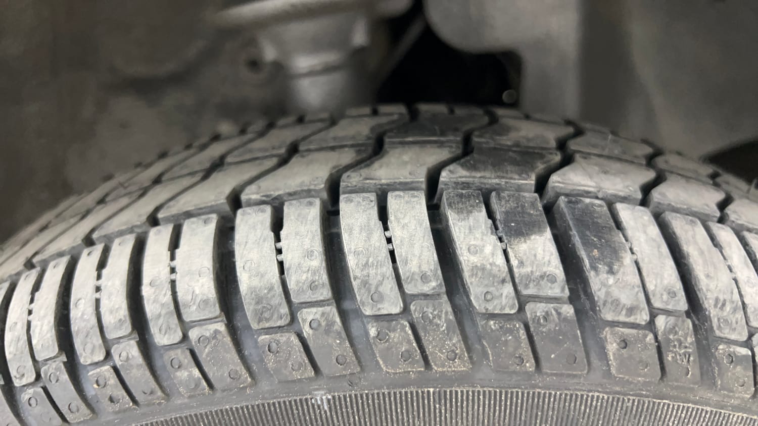 Used 2015 Tata Nano Twist XTA Petrol Automatic tyres RIGHT FRONT TYRE TREAD VIEW