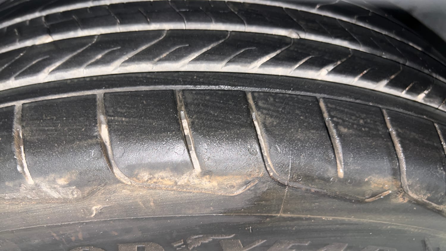 Used 2020 Kia Seltos HTX IVT 1.5 Dual Tone Petrol Automatic tyres LEFT REAR TYRE TREAD VIEW