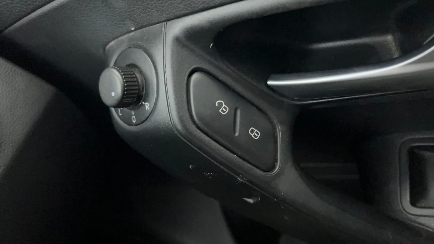Used 2019 Volkswagen Ameo Comfortline 1.0L (P) Petrol Manual top_features Adjustable ORVM