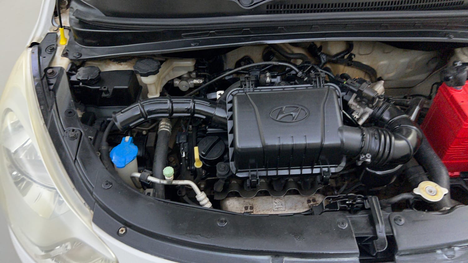 Used 2015 Hyundai i10 Sportz 1.1 iRDE2 Petrol Manual engine ENGINE RIGHT SIDE VIEW