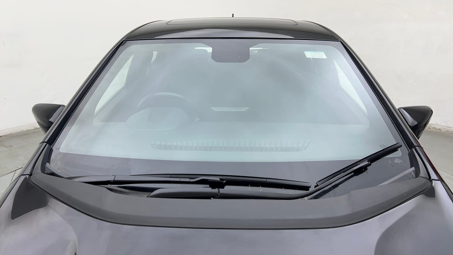 Used 2024 Tata Altroz XZ Plus (S) Dark Edition Diesel Diesel Manual exterior FRONT WINDSHIELD VIEW