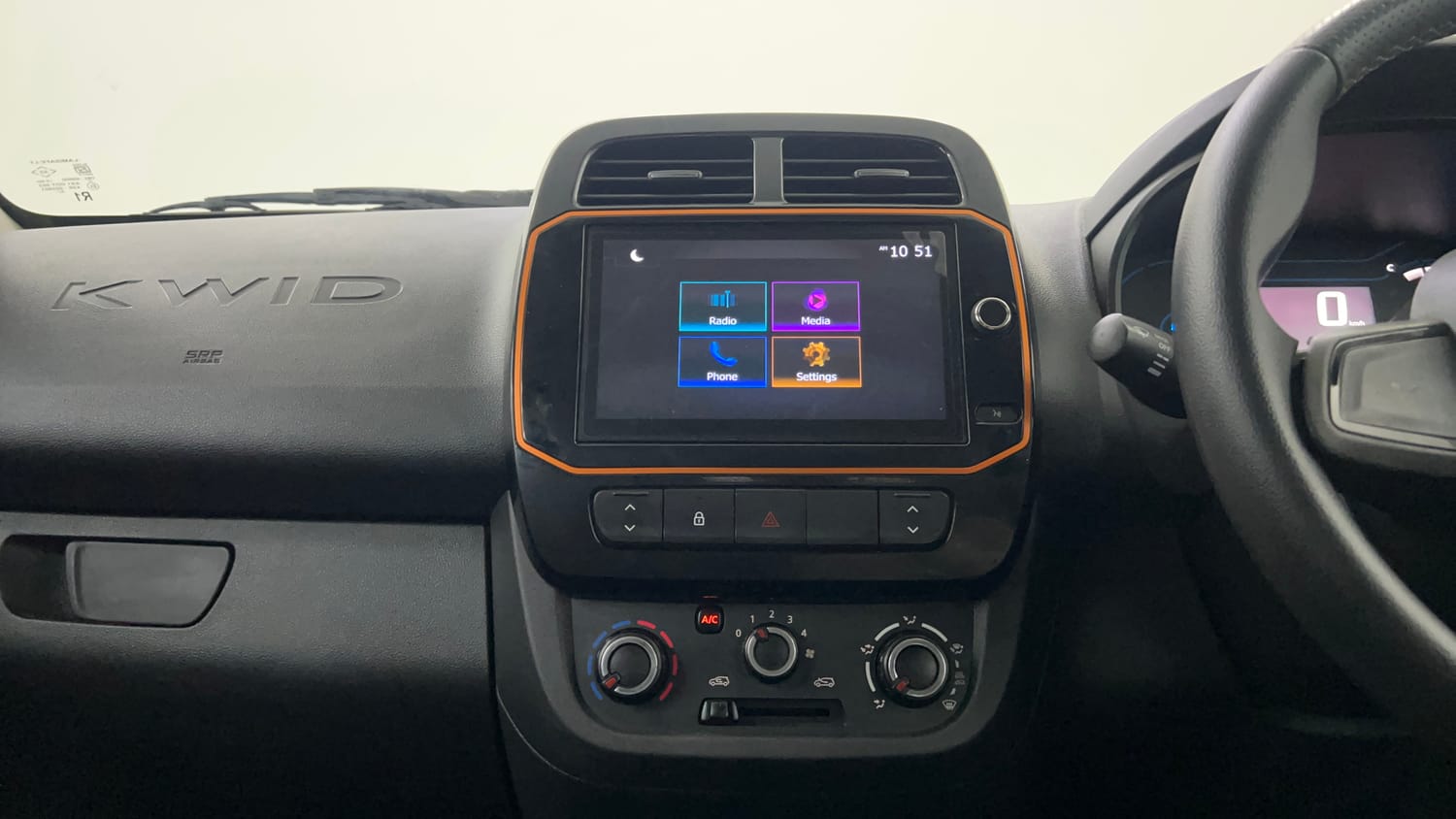 Used 2020 Renault Kwid CLIMBER 1.0 Opt Petrol Manual interior MUSIC SYSTEM & AC CONTROL VIEW