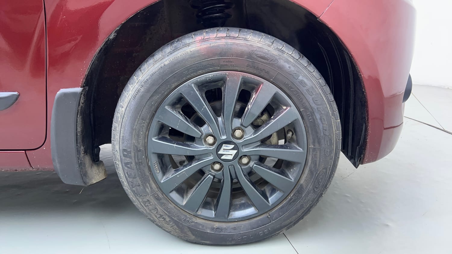Used 2022 Maruti Suzuki Wagon R LXI 1.0 CNG Cng Manual tyres RIGHT FRONT TYRE RIM VIEW