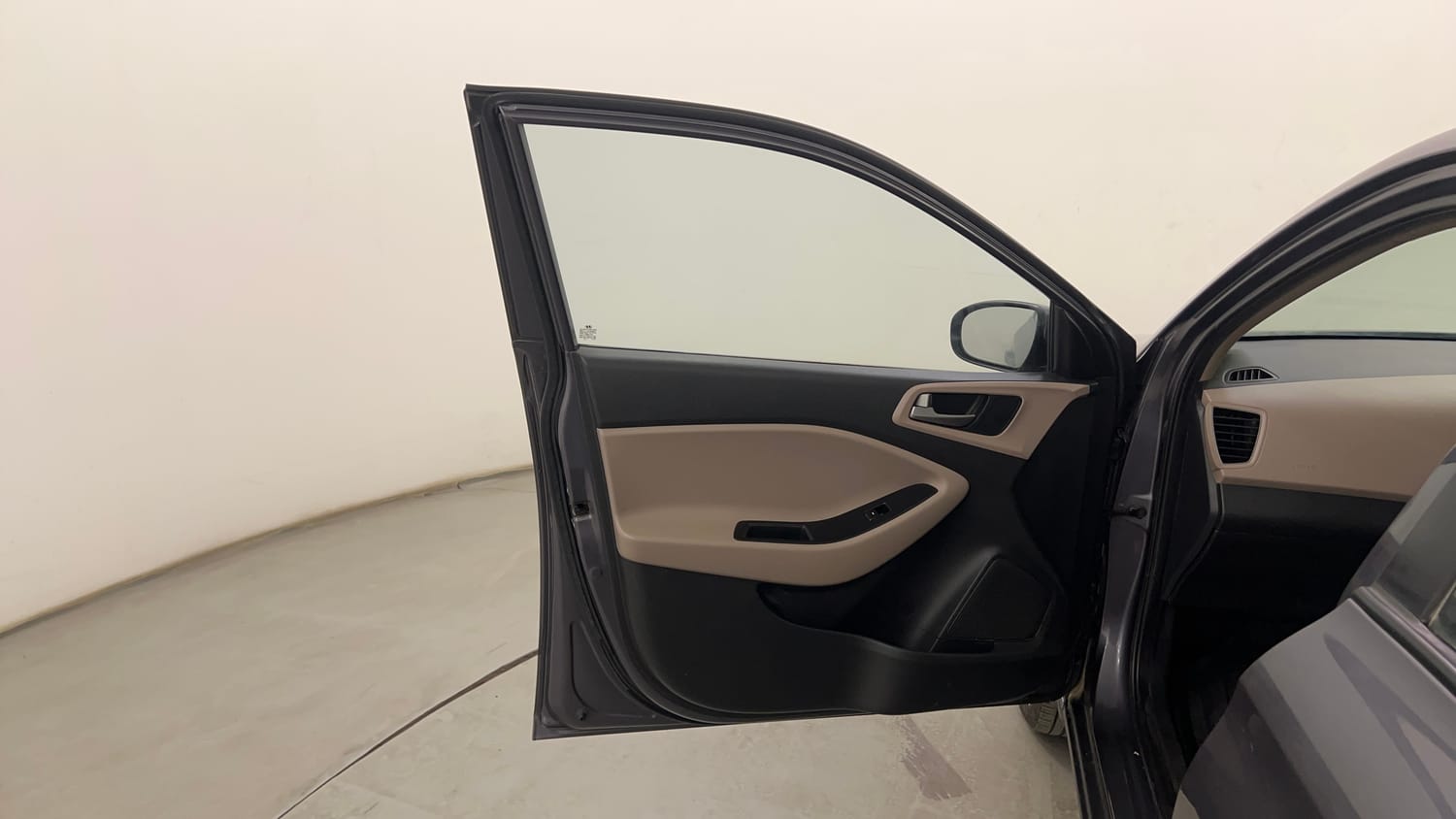 Used 2016 Hyundai Elite i20 Magna 1.2 Petrol Manual interior LEFT FRONT DOOR OPEN VIEW