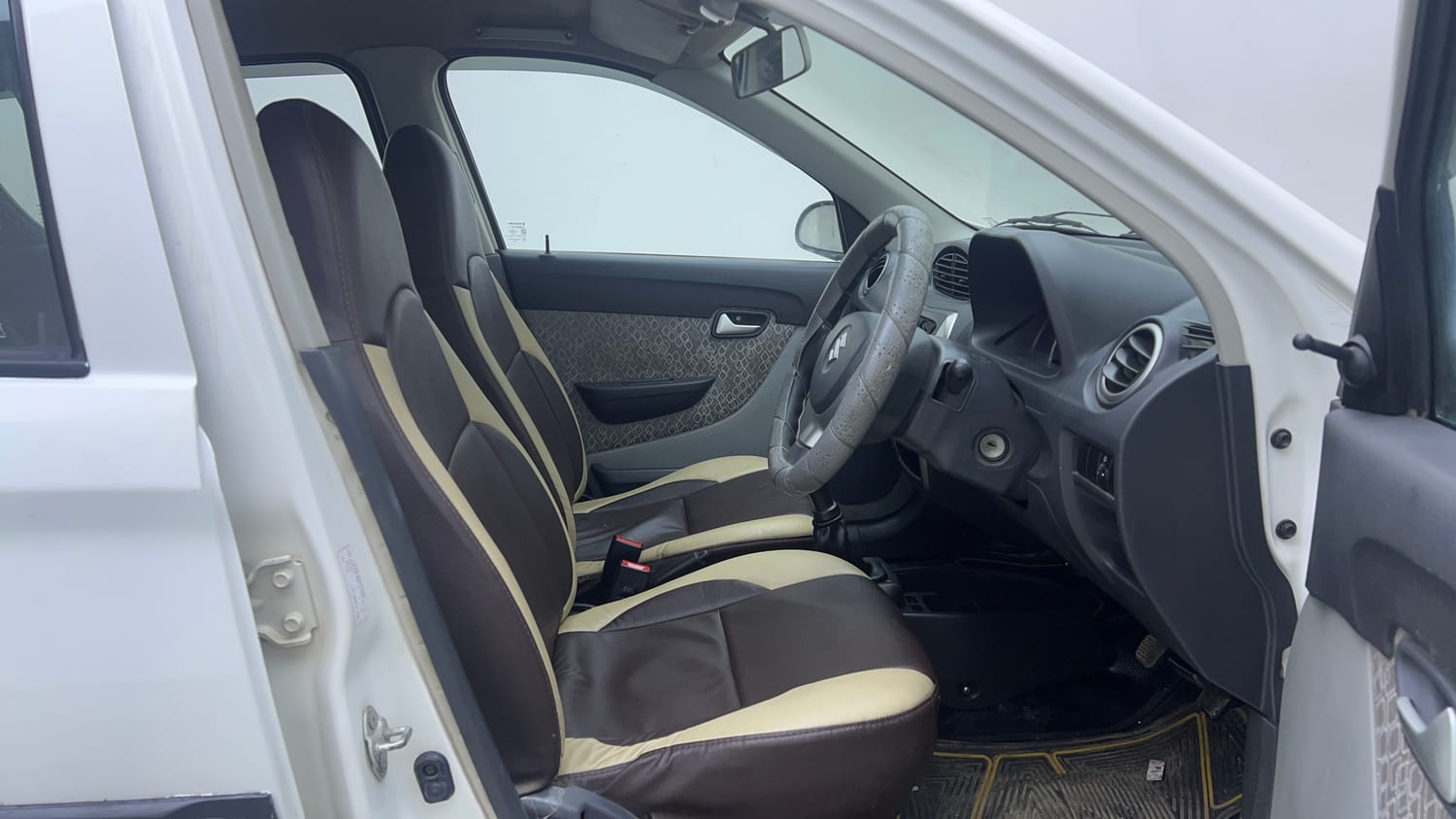 Used 2017 Maruti Suzuki Alto 800 LXi Petrol Manual interior RIGHT SIDE FRONT DOOR CABIN VIEW