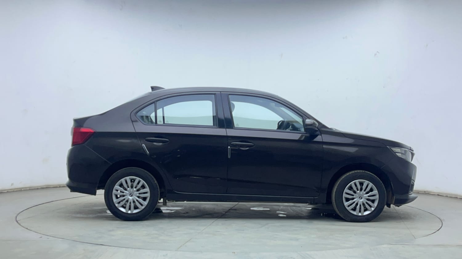 Used 2018 Honda Amaze 1.2 S MT Petrol Petrol Manual exterior RIGHT SIDE VIEW