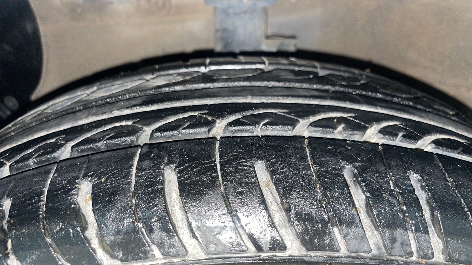 Used 2016 Hyundai Grand i10 Sportz 1.2 Kappa VTVT Petrol Manual tyres LEFT FRONT TYRE TREAD VIEW