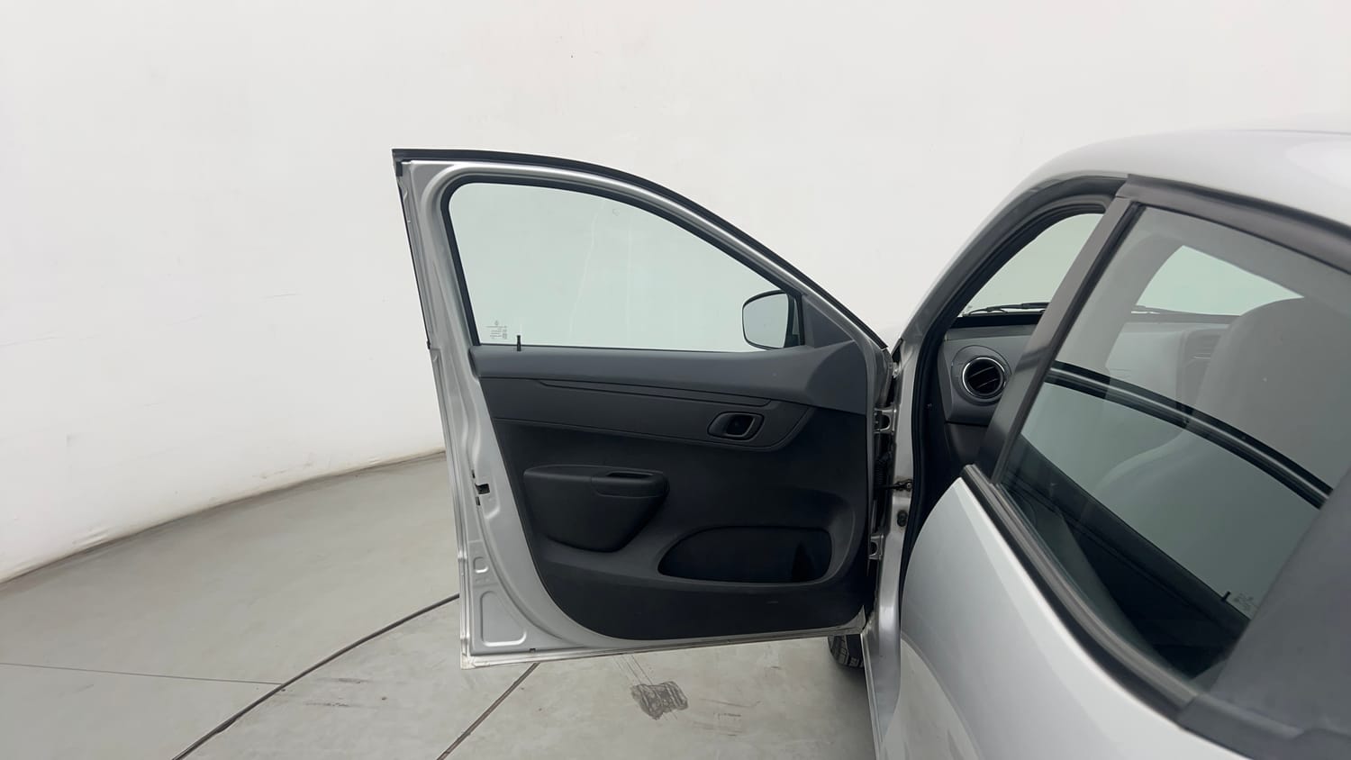 Used 2022 Renault Kwid RXT 1.0 AMT (O) Petrol Automatic interior LEFT FRONT DOOR OPEN VIEW