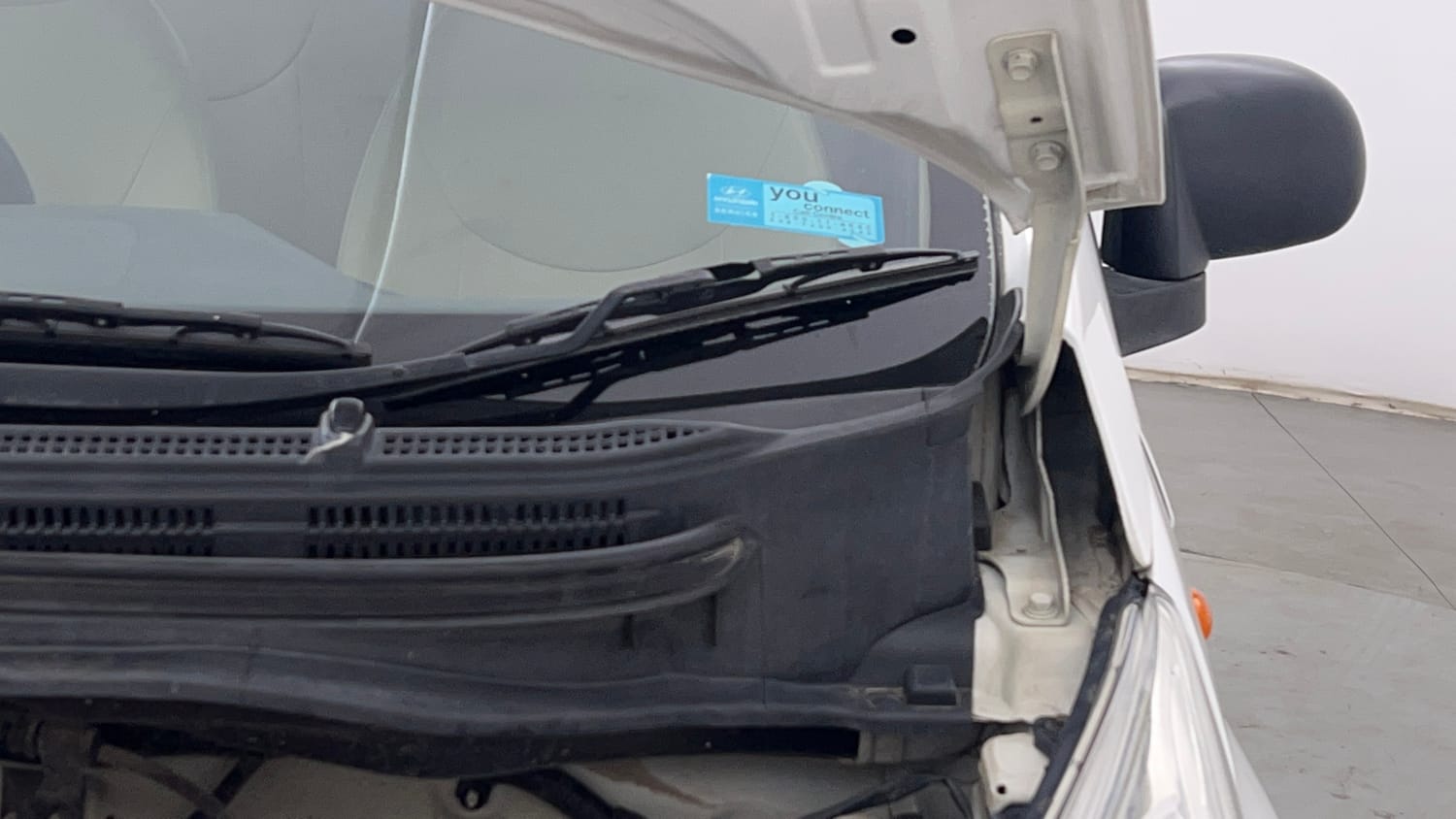 Used 2018 Hyundai Eon Era + AirBag Petrol Manual engine ENGINE LEFT SIDE HINGE & APRON VIEW