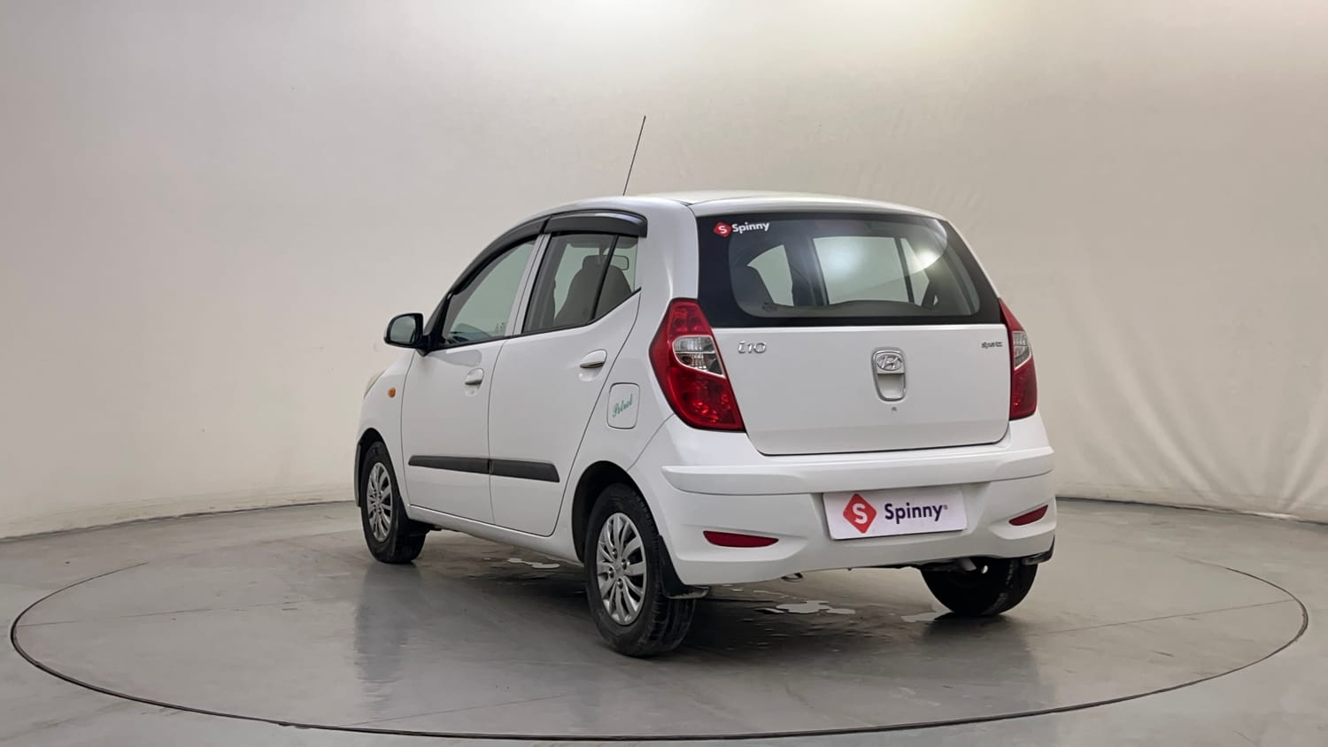 Used 2015 Hyundai i10 Sportz 1.1 iRDE2 Petrol Manual exterior LEFT REAR CORNER VIEW