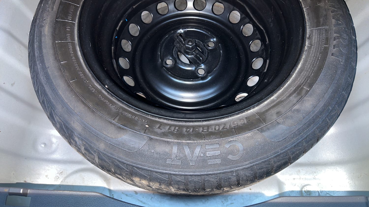 Used 2017 Maruti Suzuki Ertiga VXI CNG Cng Manual tyres SPARE TYRE VIEW