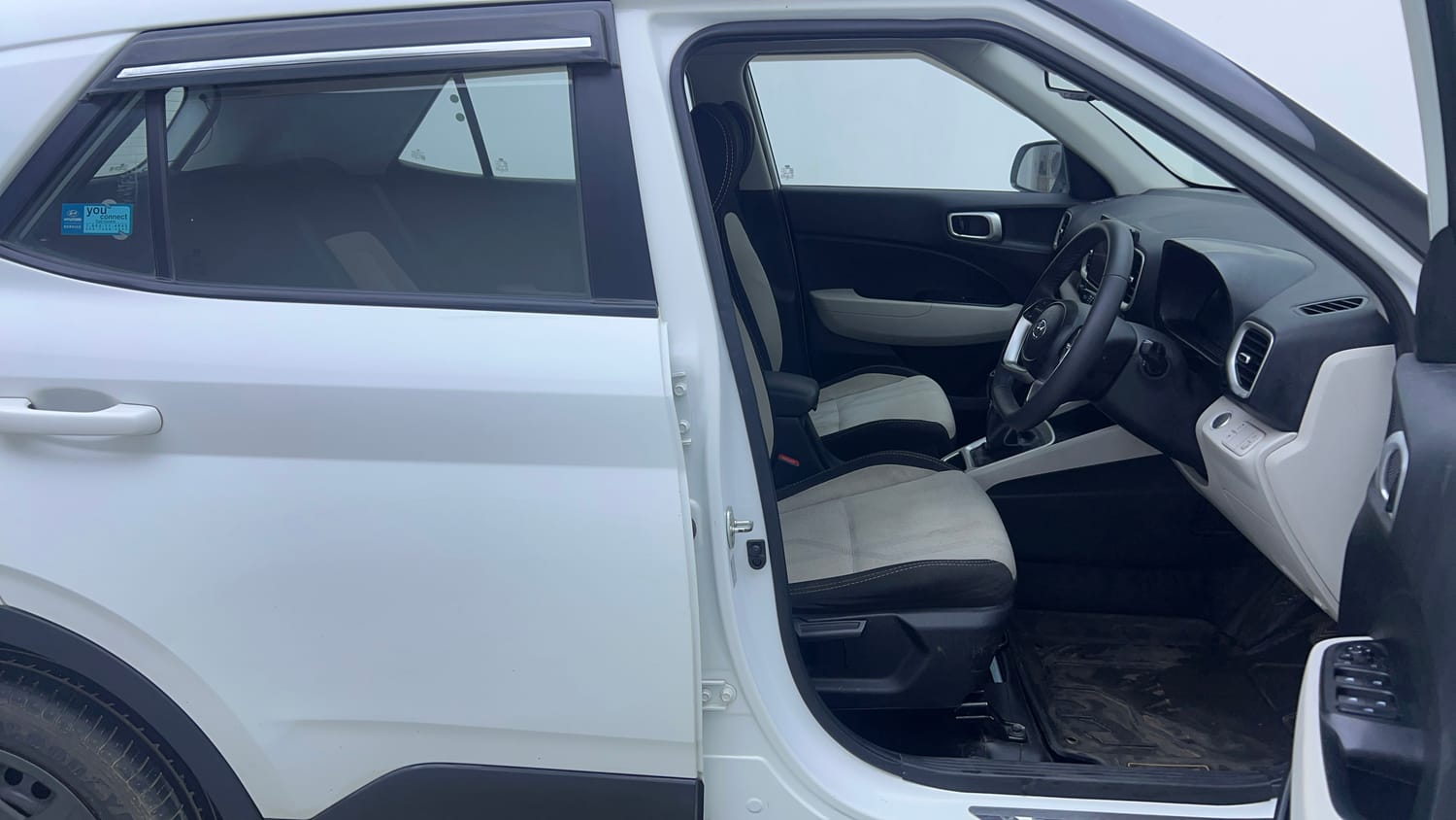 Used 2023 Hyundai Venue SX 1.2 Petrol Petrol Manual interior RIGHT SIDE FRONT DOOR CABIN VIEW