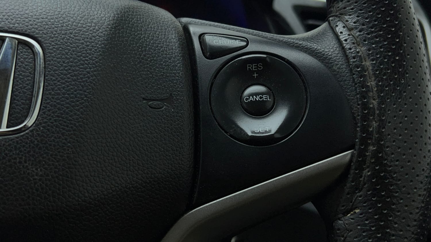Used 2015 Honda City V Petrol Manual top_features Cruise control