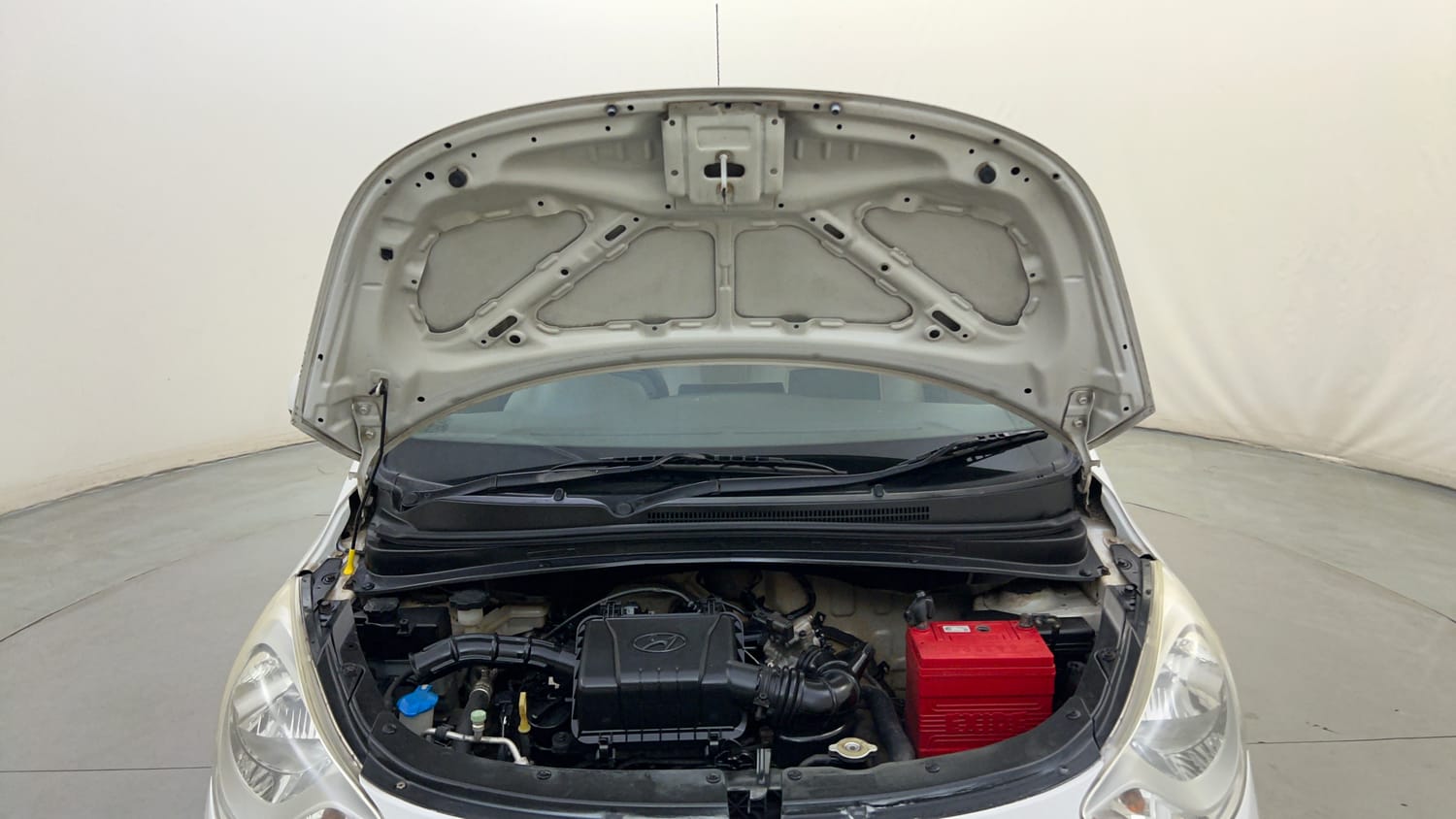 Used 2015 Hyundai i10 Sportz 1.1 iRDE2 Petrol Manual engine ENGINE & BONNET OPEN FRONT VIEW
