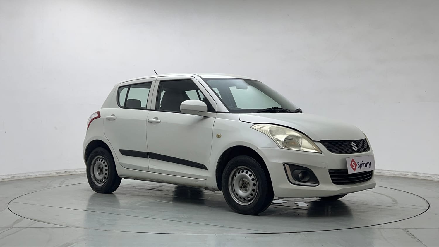 Used 2017 Maruti Suzuki Swift Lxi (O) Petrol Manual exterior RIGHT FRONT CORNER VIEW