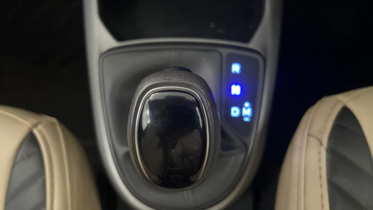 Used 2021 Hyundai Grand i10 Nios Sportz AMT 1.2 Kappa VTVT Petrol Automatic interior GEAR  KNOB VIEW