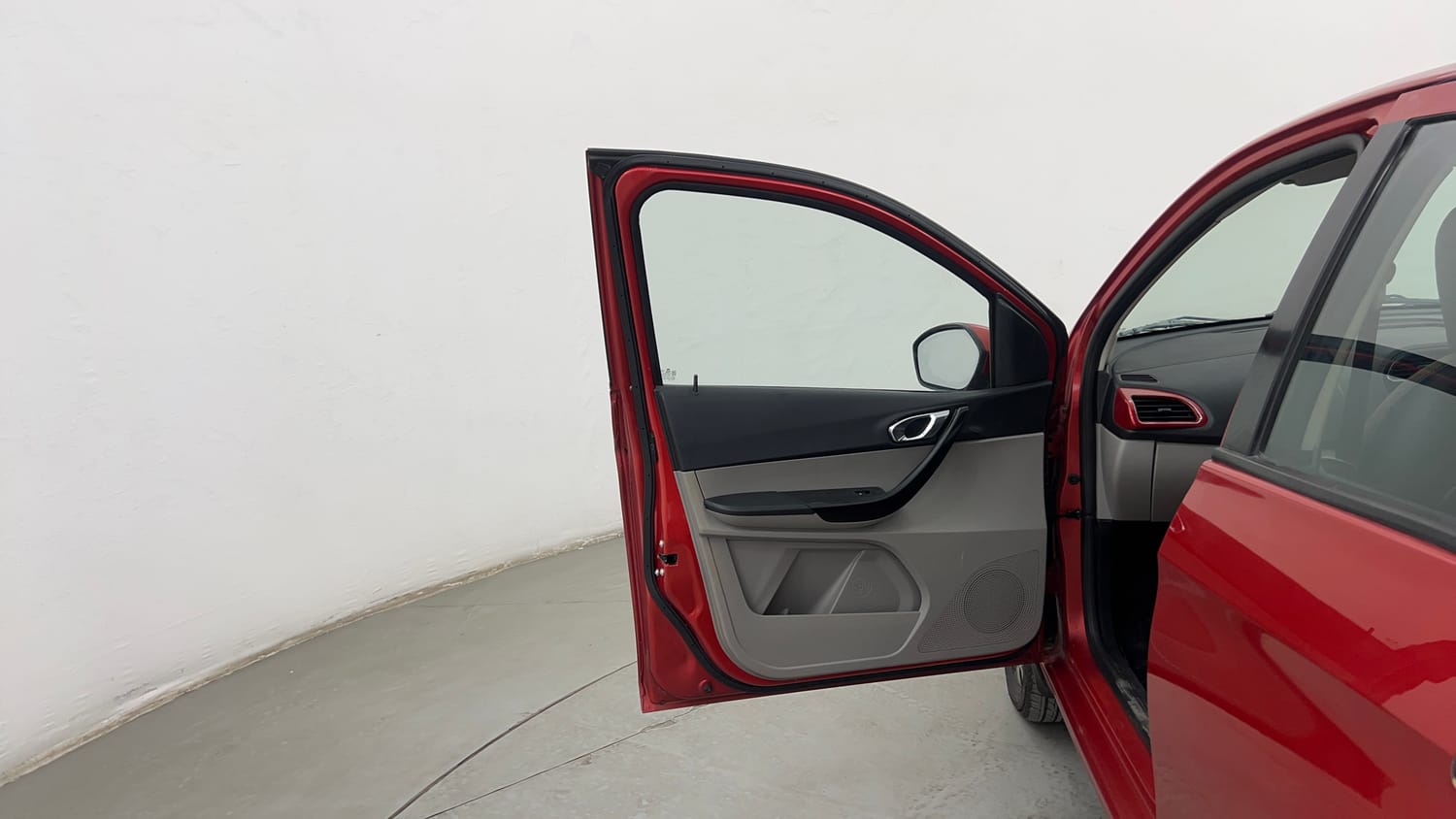 Used 2017 Tata Tiago Revotron XE (O) Petrol Manual interior LEFT FRONT DOOR OPEN VIEW