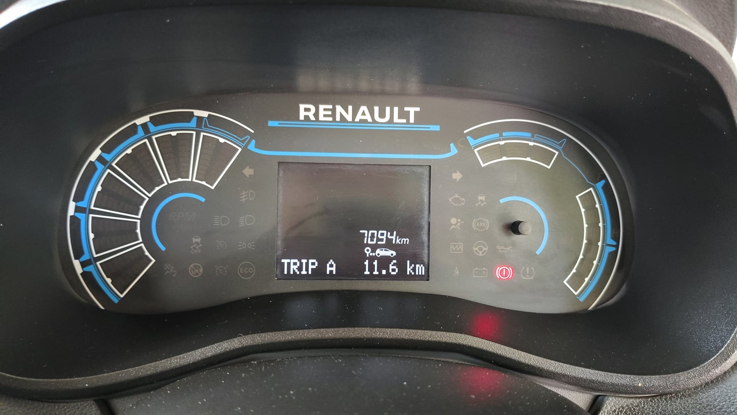 Used 2024 Renault Kwid CLIMBER 1.0 AMT Dual Tone Petrol Automatic interior CLUSTERMETER VIEW