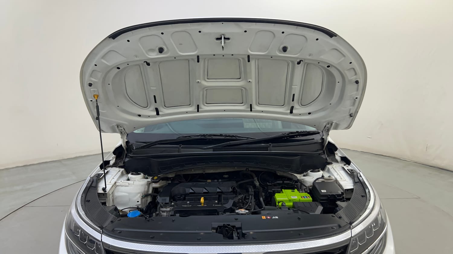 Used 2020 Kia Seltos HTX IVT 1.5 Dual Tone Petrol Automatic engine ENGINE & BONNET OPEN FRONT VIEW