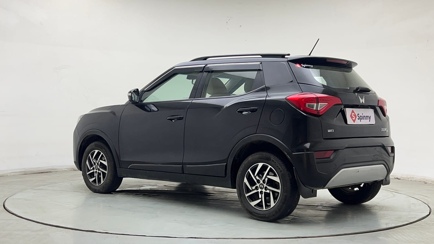 Used 2022 Mahindra XUV 300 W8 (O) 1.5 Diesel Diesel Manual exterior LEFT REAR CORNER VIEW