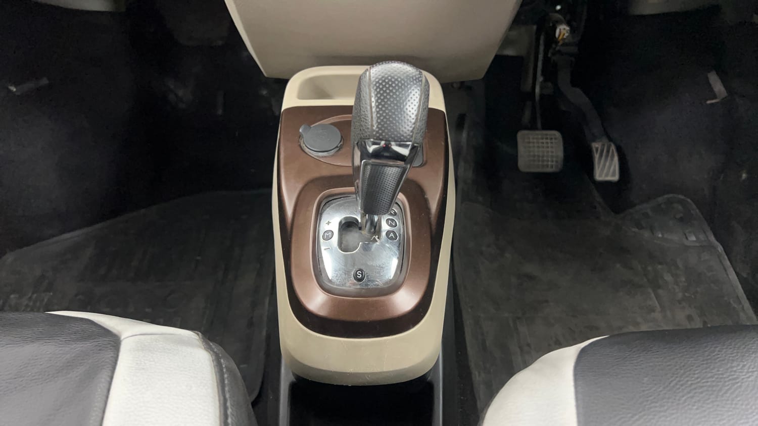 Used 2015 Tata Nano Twist XTA Petrol Automatic interior GEAR  KNOB VIEW