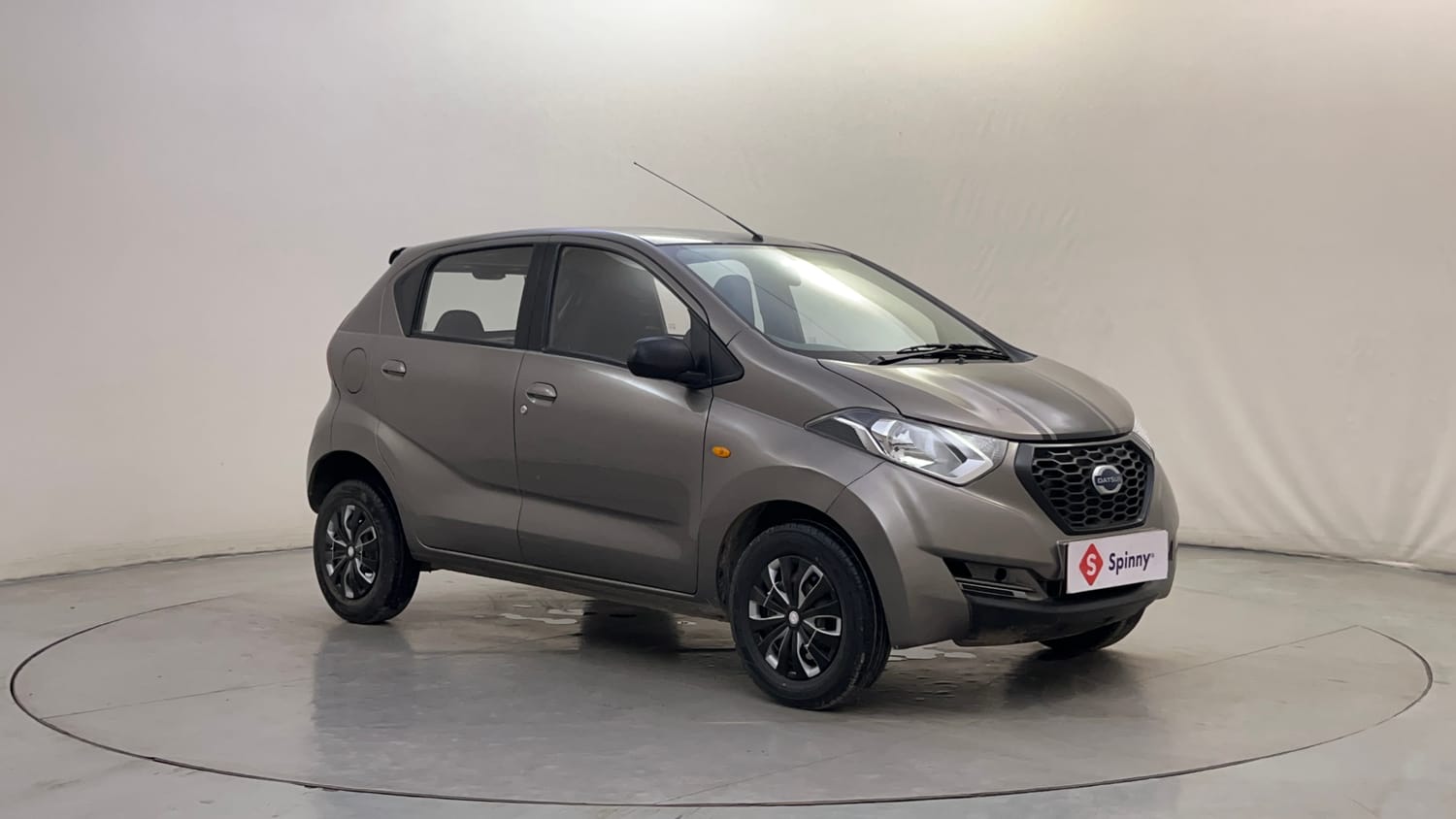 Used 2016 Datsun Redi-GO Sport Petrol Manual exterior RIGHT FRONT CORNER VIEW
