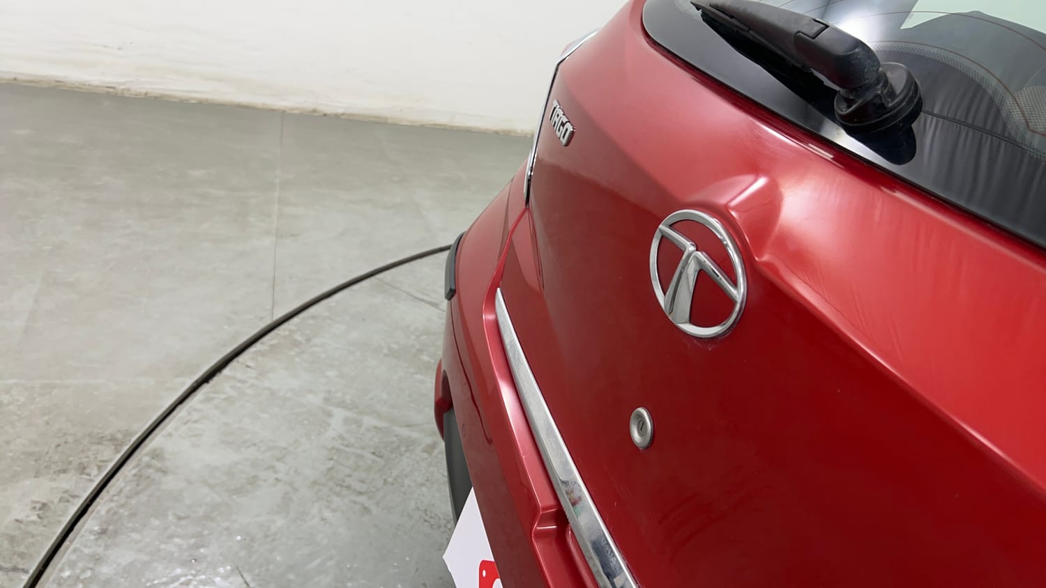 Used 2017 Tata Tiago Revotron XE (O) Petrol Manual dents MINOR SCRATCH