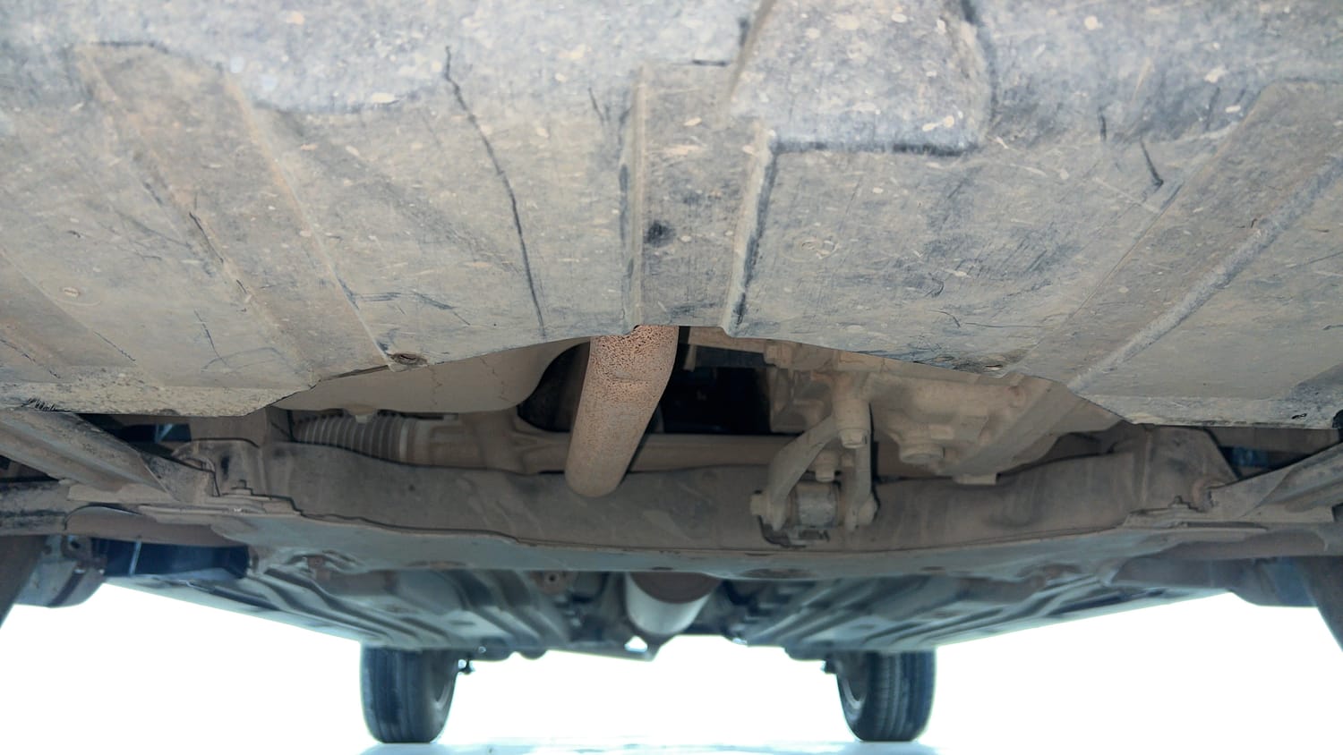 Used 2023 Maruti Suzuki Grand Vitara Zeta Smart Hybrid AT Petrol Automatic extra FRONT LEFT UNDERBODY VIEW