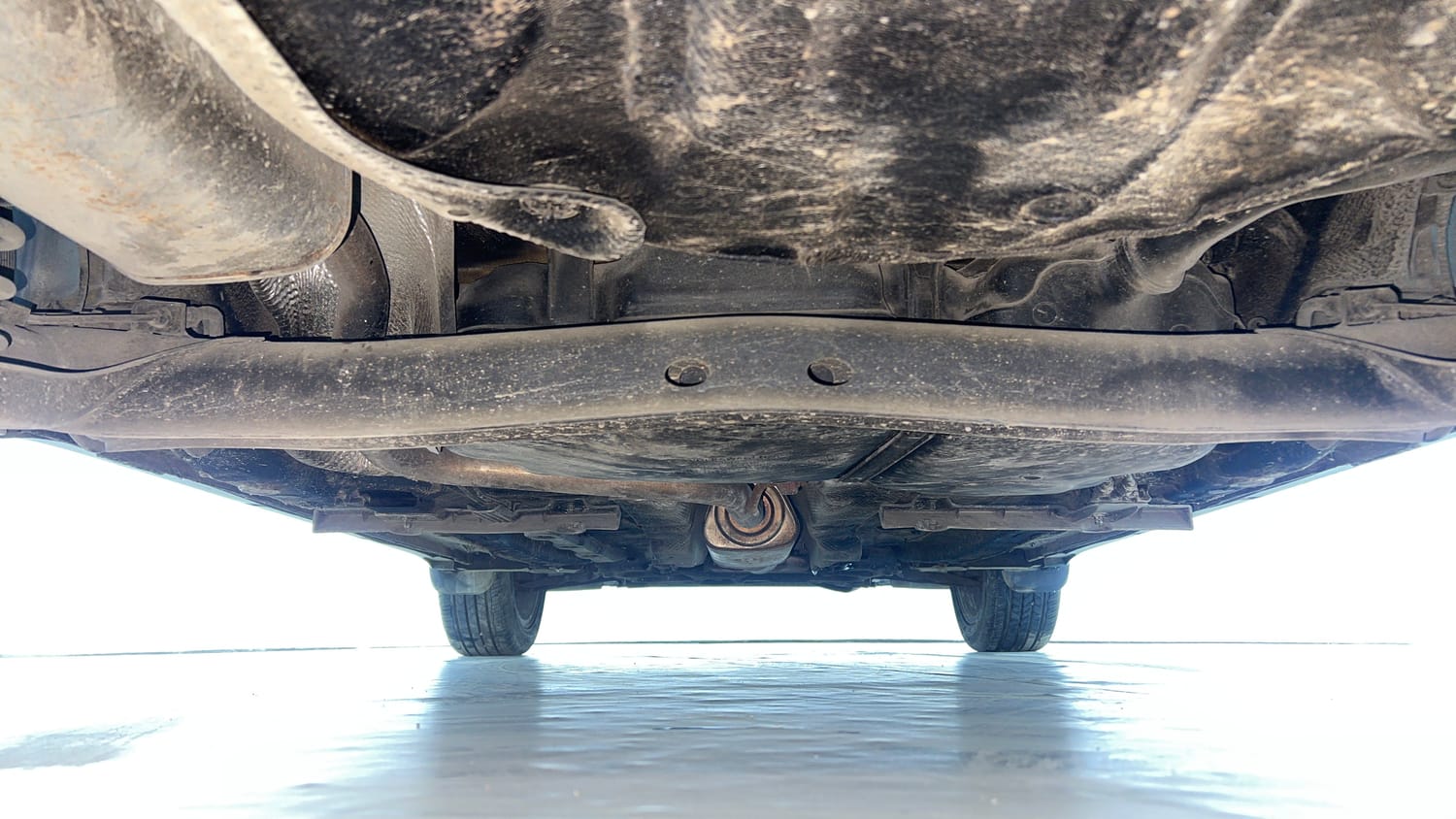 Used 2022 Volkswagen Taigun Topline 1.0 TSI MT Petrol Manual extra REAR UNDERBODY VIEW (TAKEN FROM REAR)