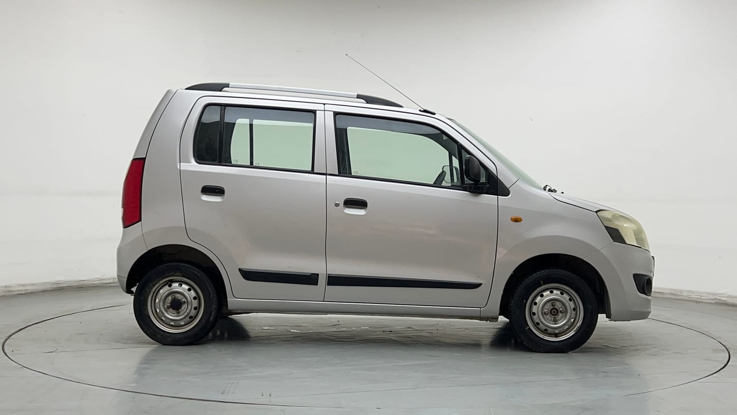 Used 2013 Maruti Suzuki Wagon R LXI CNG Cng Manual exterior RIGHT SIDE VIEW